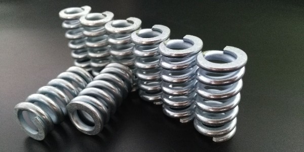 不銹鋼彈簧與彈簧鋼彈簧的區別